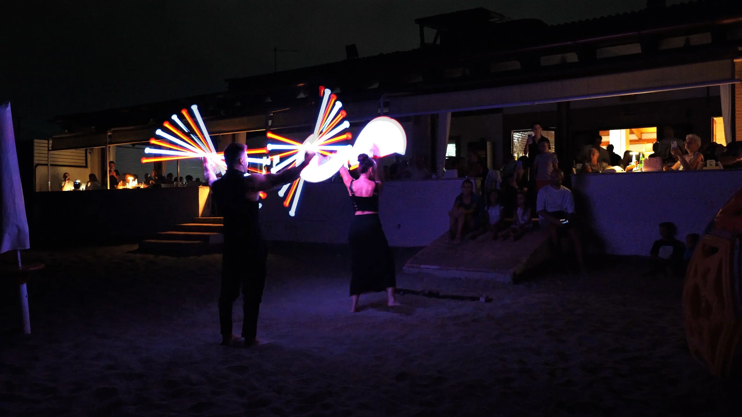 spettacolo led per locali estivi spiaggia 3